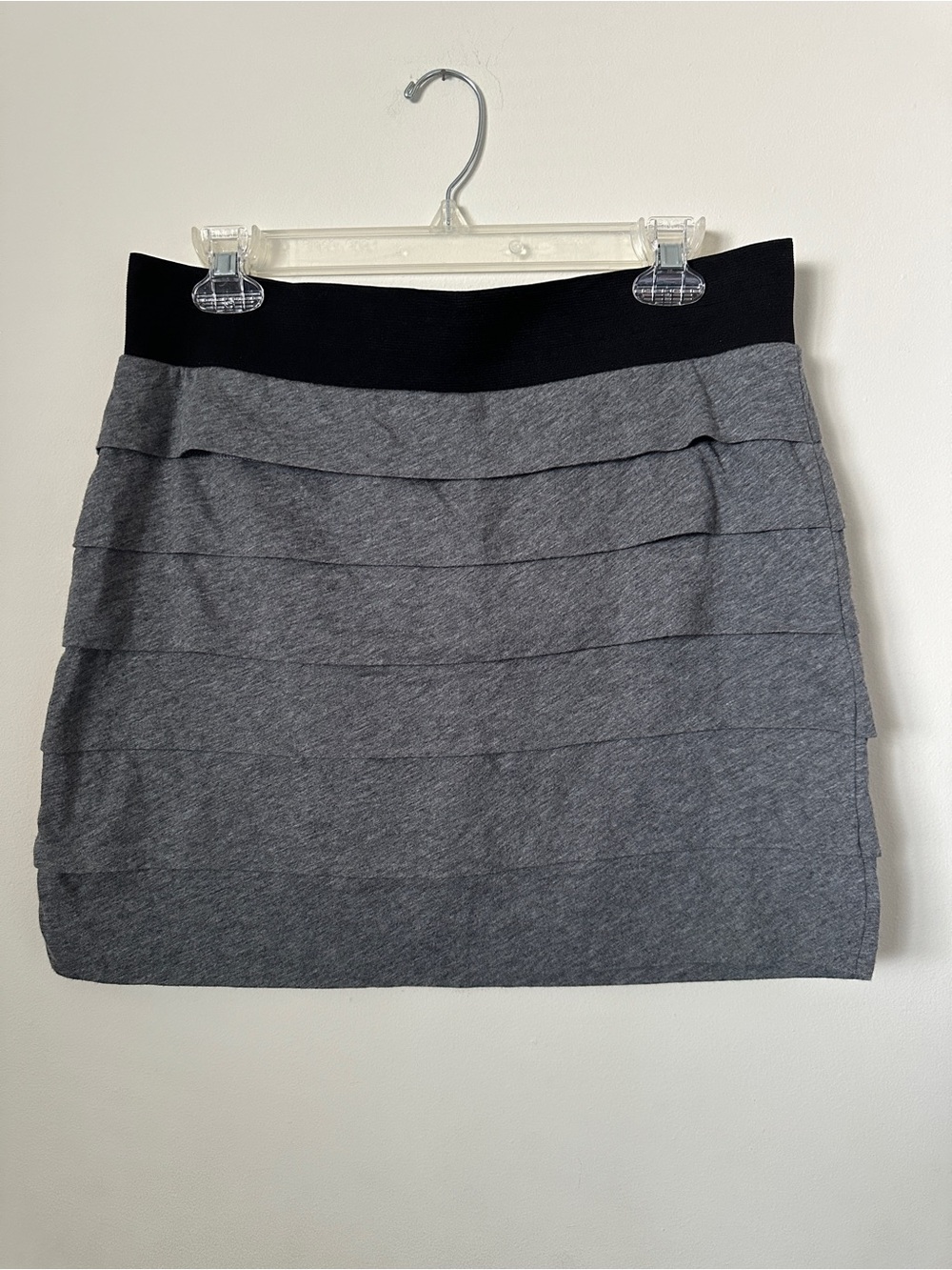EXPRESS Women’s Gray Layered Knit mini Skirt with Black ELASTIC Waistband *NWT*